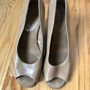 Aerosols Open Toe Wedges Size 6.5